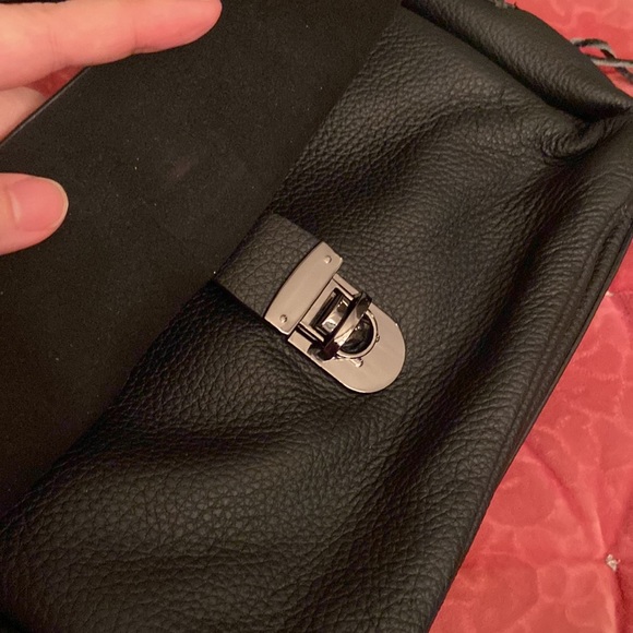 Brand New leather shoulder bag - Picture 4 of 15